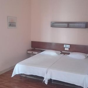 Habitación con 2 Camas Individuales